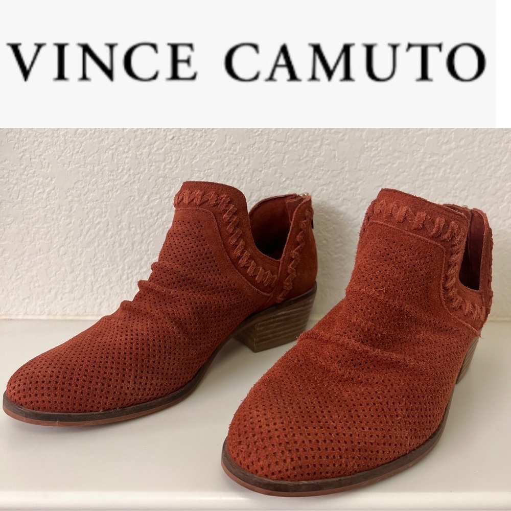 Vince Camuto‎ Suede Booties. Size 7 1/2 M.